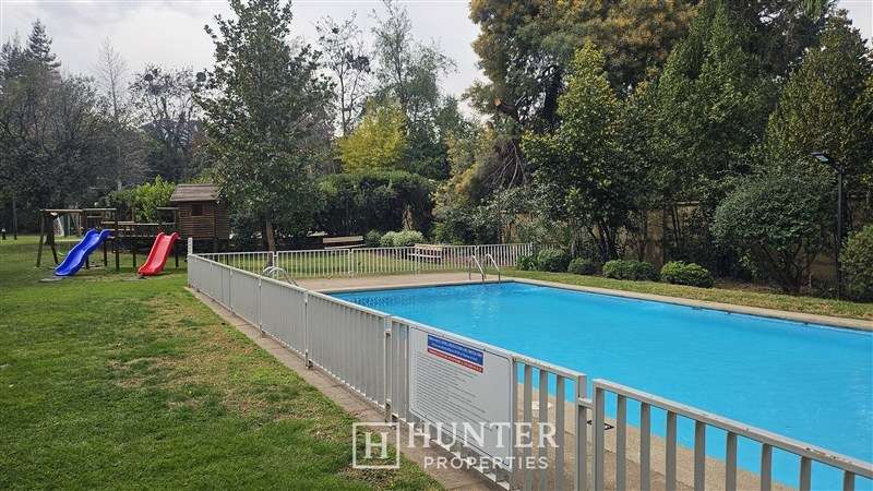 Dpto en venta en Las Condes gran parque 2D 2B + servicio