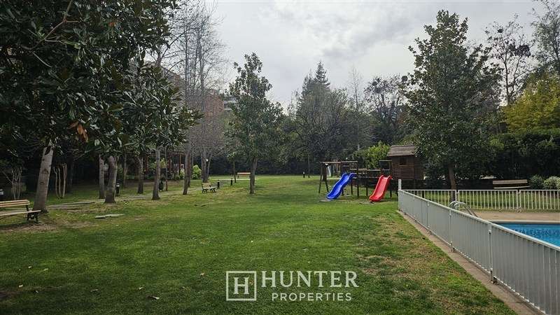 Dpto en venta en Las Condes gran parque 2D 2B + servicio