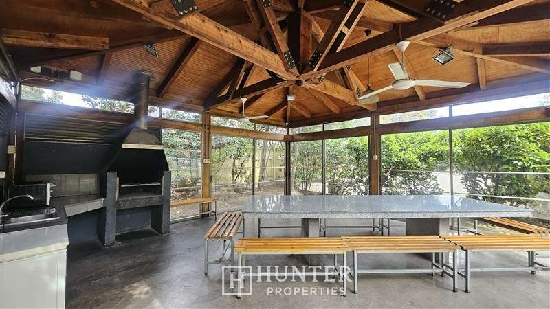 Dpto en venta en Las Condes gran parque 2D 2B + servicio