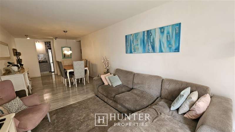 Dpto en venta en Las Condes gran parque 2D 2B + servicio