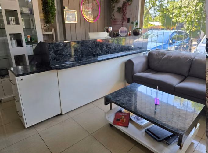 Remato Linda Recepción con cajonera elegante diseño exclusivo