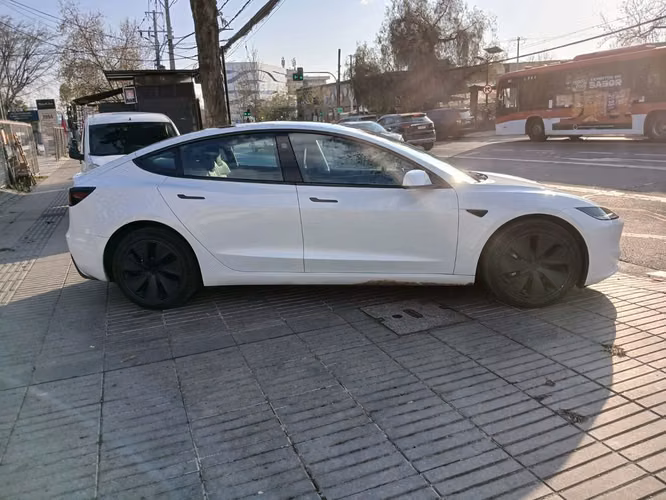TESLA MODEL 3 2024 - Imagen 4