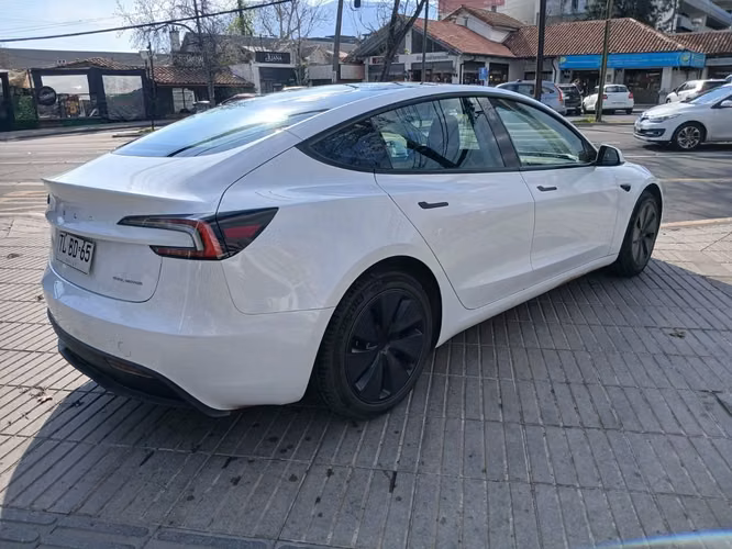TESLA MODEL 3 2024 - Imagen 8