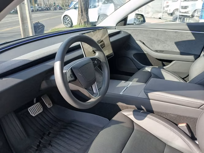 TESLA MODEL 3 2024 - Imagen 10