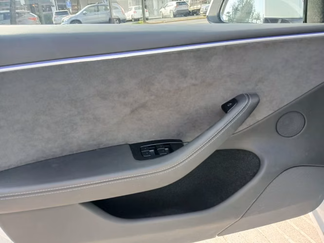 TESLA MODEL 3 2024 - Imagen 9