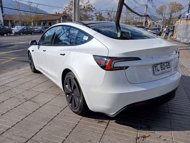 TESLA MODEL 3 2024 - Imagen 6