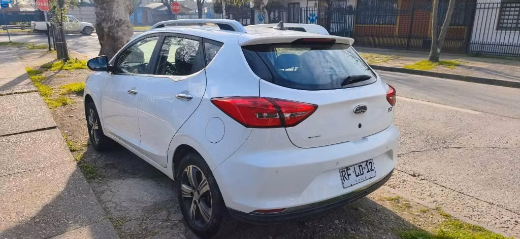 Jac js2 2022 - Imagen 2
