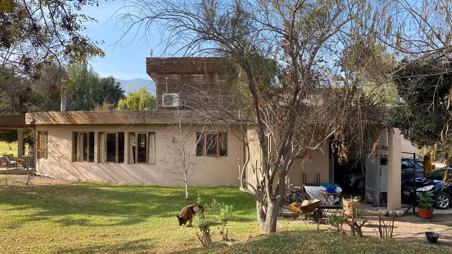 ESPACIOSA CASA PARCELA POCOCHAY - LA CRUZ