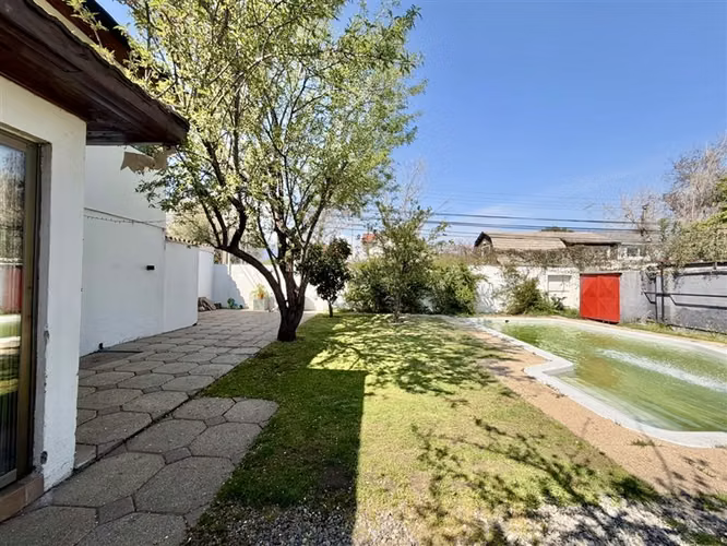 Amplia casa remodelada ,3D, 2B, Piscina, bodega , - Imagen 25