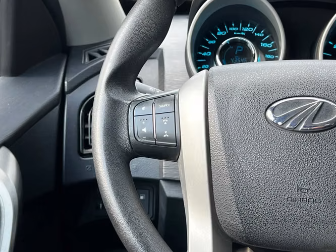 MAHINDRA XUV 500 2.2L BENCINA 4X2 AUT AÑO 2019