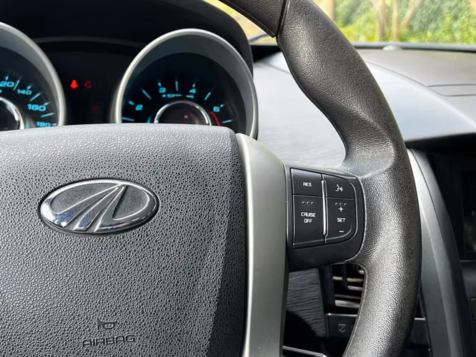 MAHINDRA XUV 500 2.2L BENCINA 4X2 AUT AÑO 2019