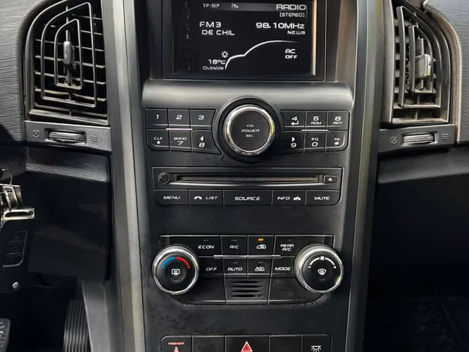 MAHINDRA XUV 500 2.2L BENCINA 4X2 AUT AÑO 2019