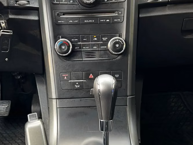 MAHINDRA XUV 500 2.2L BENCINA 4X2 AUT AÑO 2019