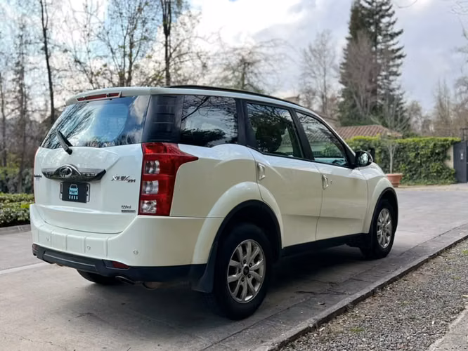 MAHINDRA XUV 500 2.2L BENCINA 4X2 AUT AÑO 2019