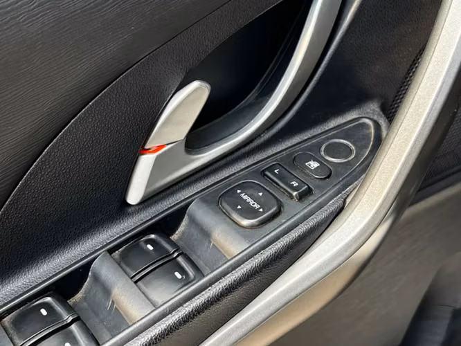 MAHINDRA XUV 500 2.2L BENCINA 4X2 AUT AÑO 2019