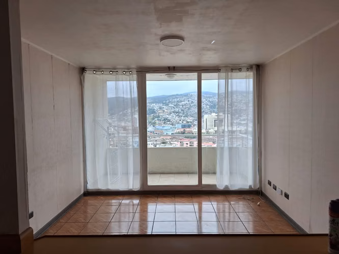 ¡Dpto en arriendo con vista Hermosa a la Bahía de Valparaíso de Cerro Baron!