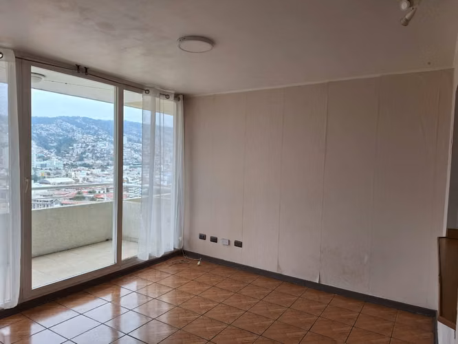 ¡Dpto en arriendo con vista Hermosa a la Bahía de Valparaíso de Cerro Baron! - Imagen 8