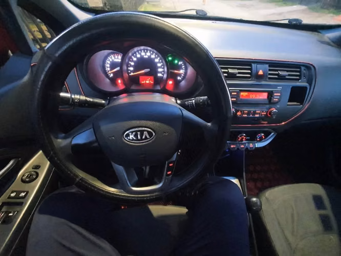 KIA RIO 3 2012 EX 1.4 - Imagen 5
