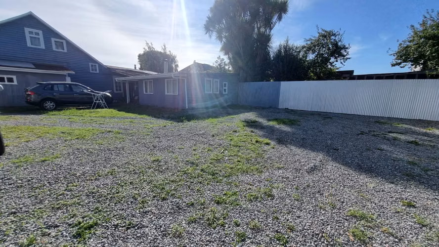 VENTA DE AMPLIA PROPIEDAD EN CALLE TORIBIO MEDINA - Imagen 8