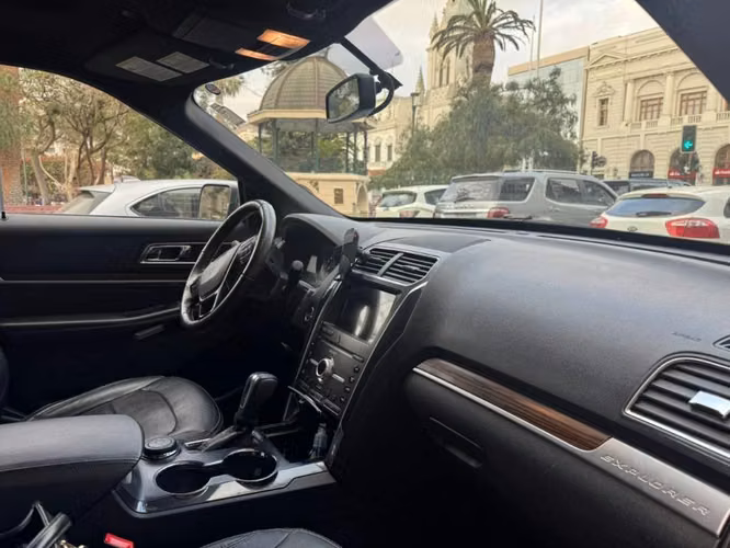 Ford Explorer Limited - Imagen 6
