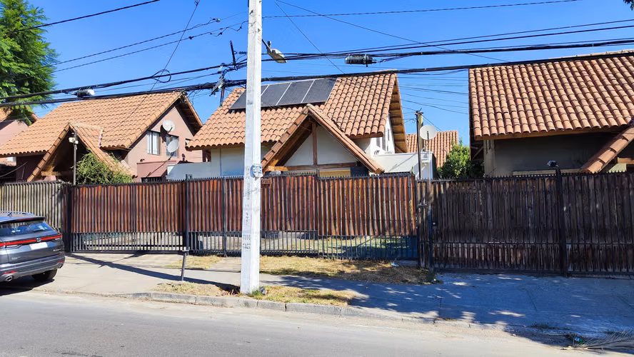 Casa Peñalolén El Valle Piscina