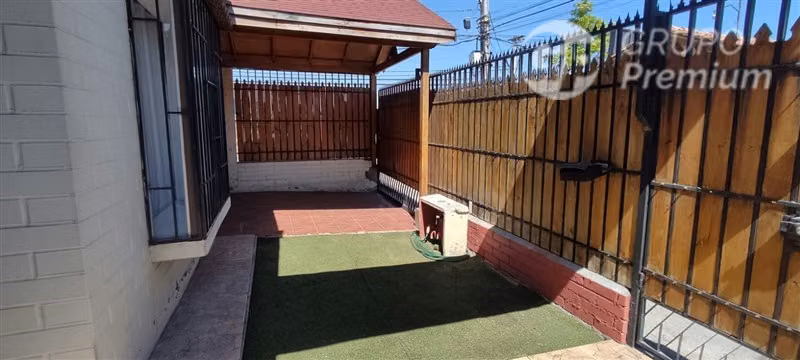 OPORTUNIDAD Casa en arriendo de 3 dorm. en Cerrillos