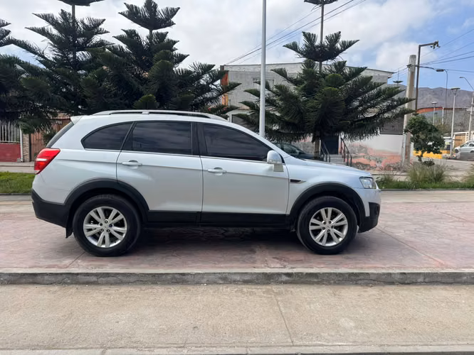 CHEVROLET CAPTIVA DIESEL AUTOMATICA 4X4 AÑO 2015 - Imagen 9