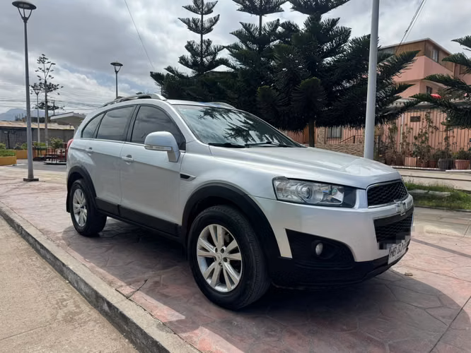 CHEVROLET CAPTIVA DIESEL AUTOMATICA 4X4 AÑO 2015 - Imagen 2