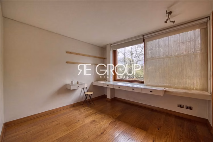 Casa en arriendo de 6 dorm. en Lo Barnechea