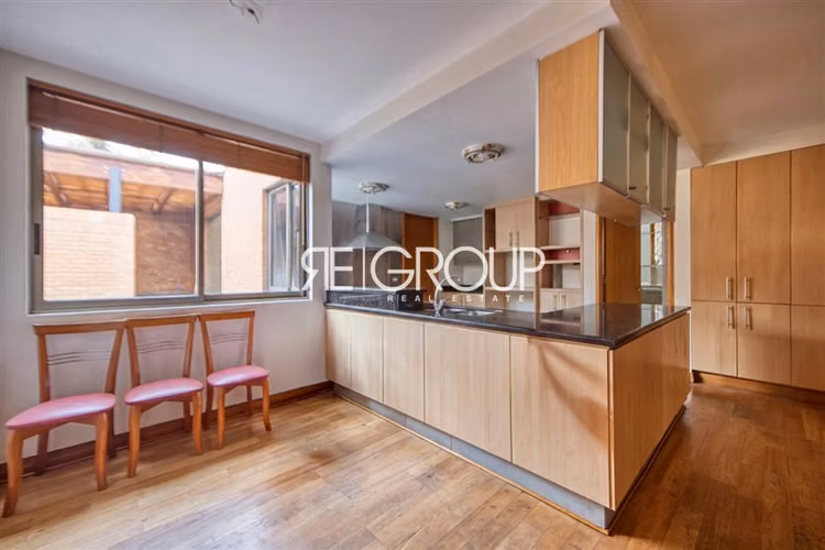 Casa en arriendo de 6 dorm. en Lo Barnechea