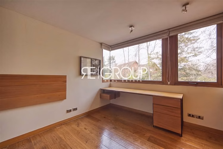 Casa en arriendo de 6 dorm. en Lo Barnechea
