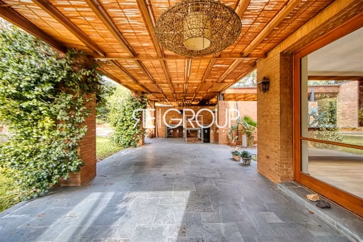 Casa en arriendo de 6 dorm. en Lo Barnechea