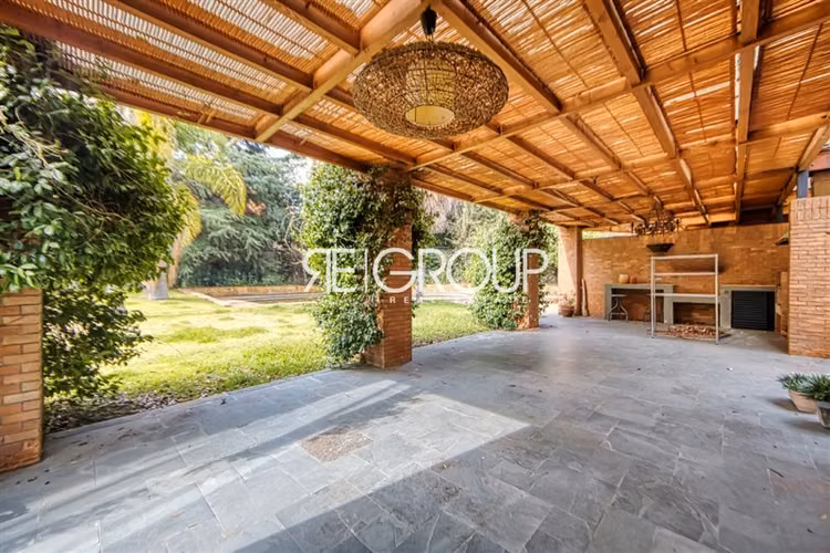 Casa en arriendo de 6 dorm. en Lo Barnechea