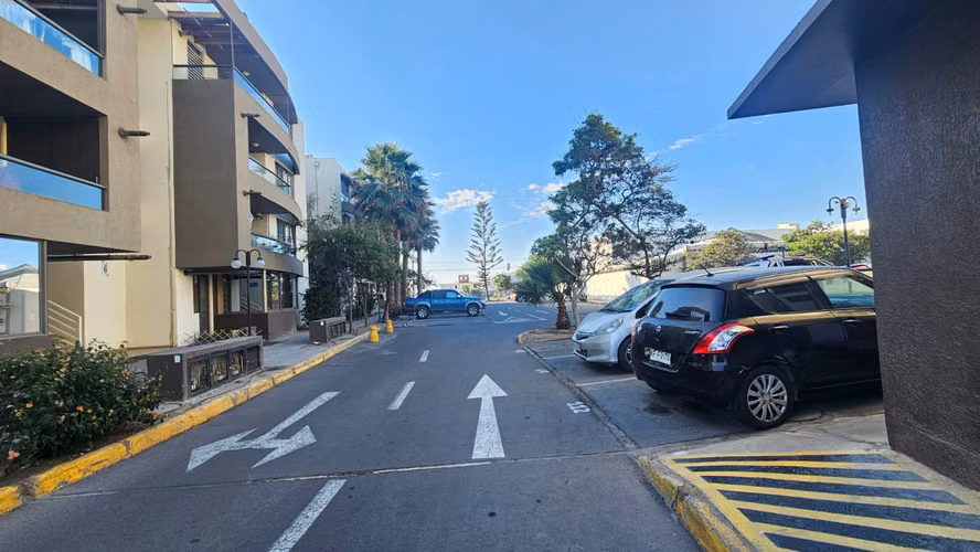 Departamento 2do Piso totalmente Renovado Condominio Zapahuira Sector Norte Playa