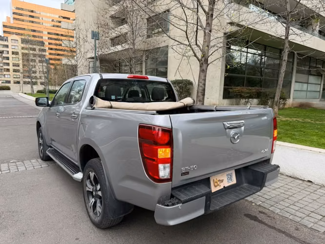 MAZDA BT-50 HIGH 4X4 3.0 AUT 2022 - Imagen 6
