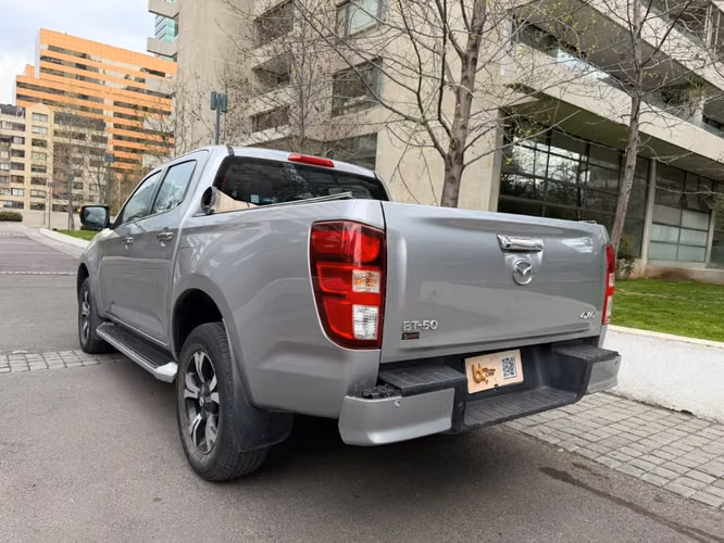MAZDA BT-50 HIGH 4X4 3.0 AUT 2022 - Imagen 12