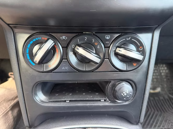 NISSAN QASHQAI 1.6 MT5 2014