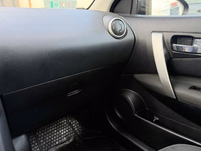 NISSAN QASHQAI 1.6 MT5 2014