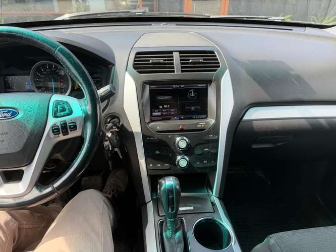 FORD EXPLORER 4X2 AT 3.5 3 CORRIDAS 2014
