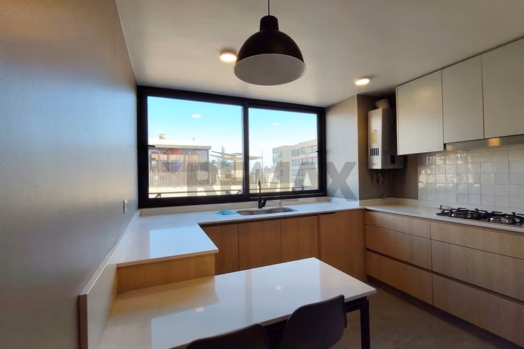 Remodelado con vista periferica en calle holanda - Imagen 7