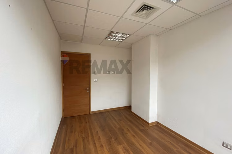 Arriendo oficina vitacura kennedy - Imagen 7
