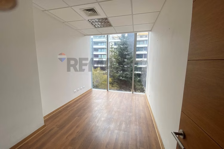 Arriendo oficina vitacura kennedy - Imagen 6