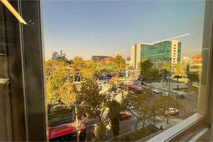 Arriendo varios pisos av vitacura - Imagen 11
