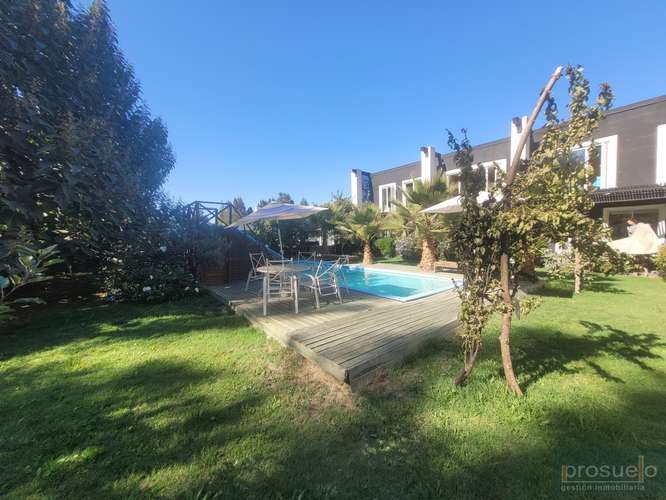 CASA GRANDE EN LINDA PARCELA CON PISCINA Y JARDINES LIMACHE