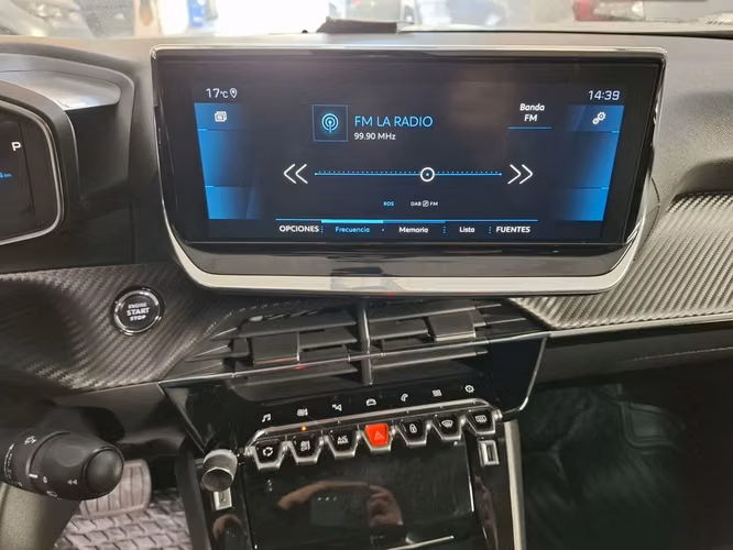 PEUGEOT 2008 2021 - Imagen 16