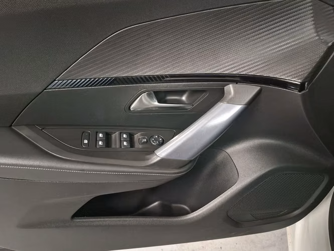 PEUGEOT 2008 2021 - Imagen 8