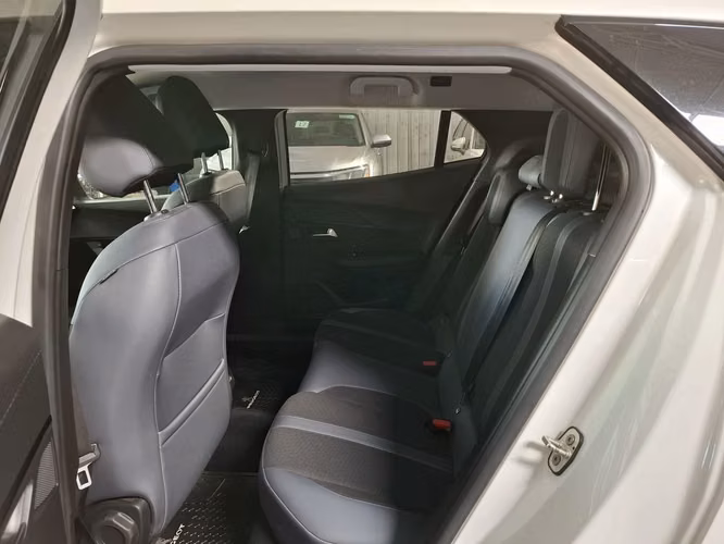 PEUGEOT 2008 2021 - Imagen 18