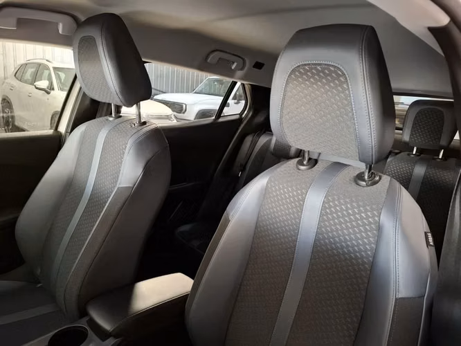 PEUGEOT 2008 2021 - Imagen 17