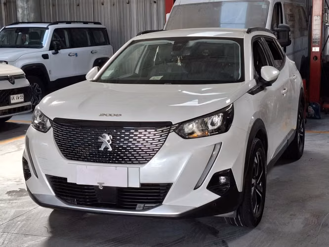 PEUGEOT 2008 2021