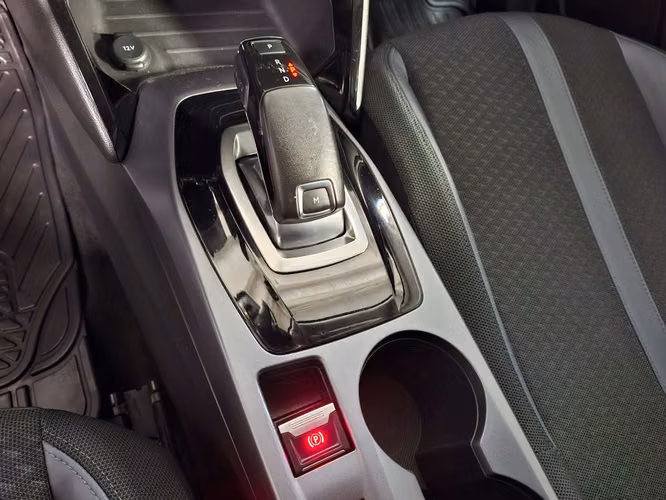 PEUGEOT 2008 2021 - Imagen 15